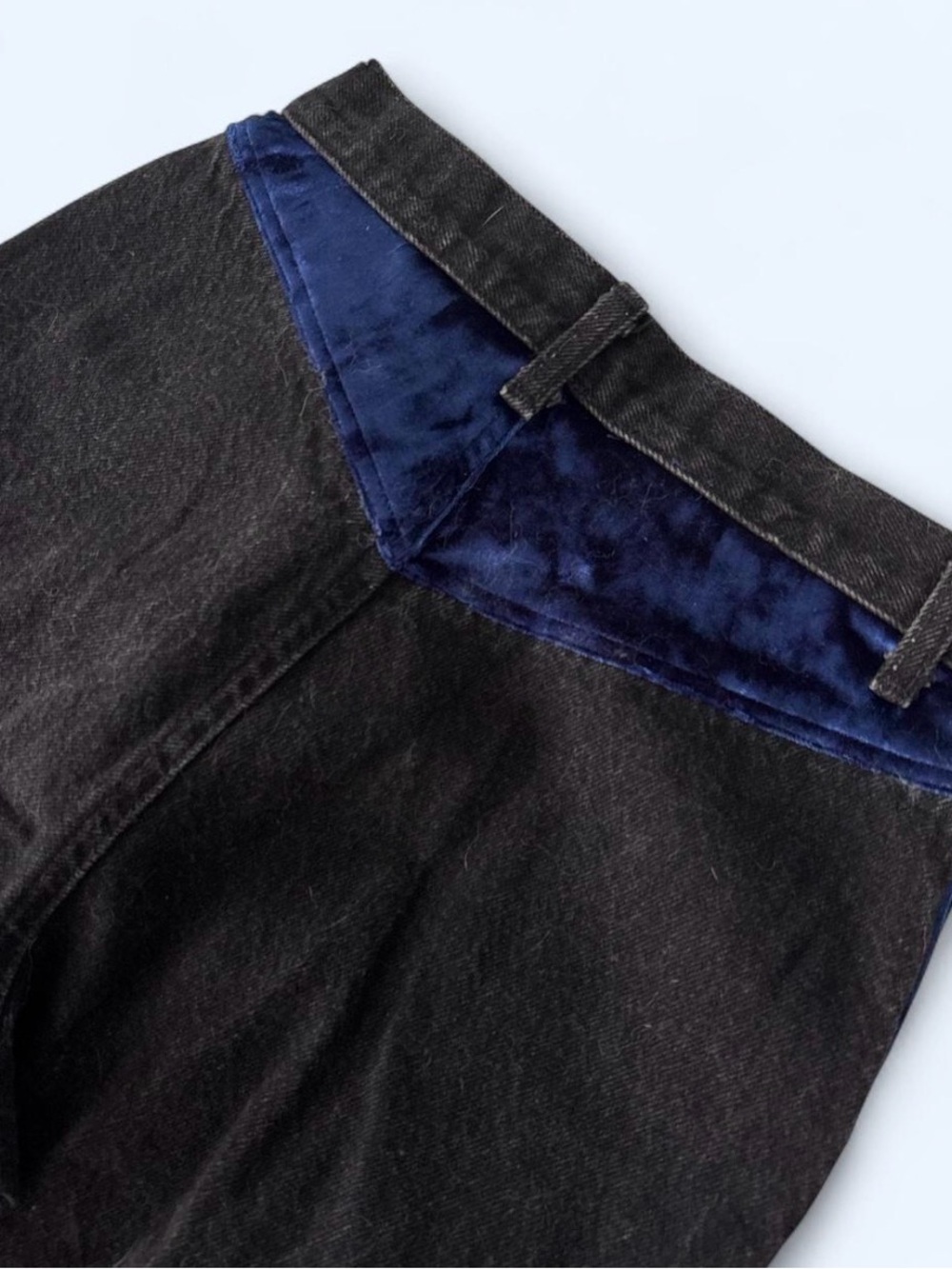 High-Waisted Black Jeans with Velvet Details - Vintage Western